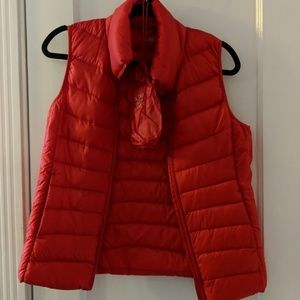 Uniqlo Ultra Light Down Vest -  bright Red